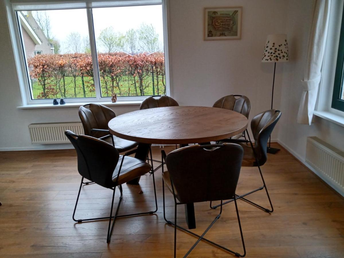 Wellnesshuis Met Hottub, Ligbad En Grote Tuin Villa Tzummarum Bagian luar foto